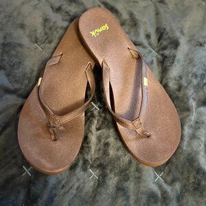 Women's Comfy Sanuk Yoga Sandal - Size 9